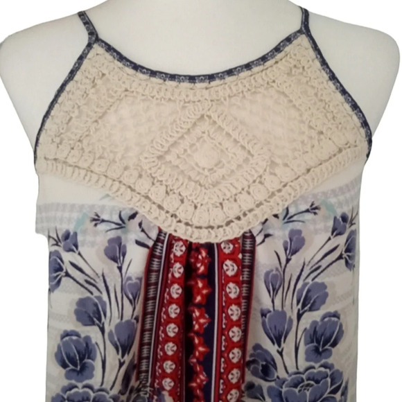 Altar'd State Boho Crochet Detail Style Top Beachy Floral Size Small - Picture 2 of 6